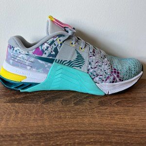 Nike Metcon 8 (size 7)